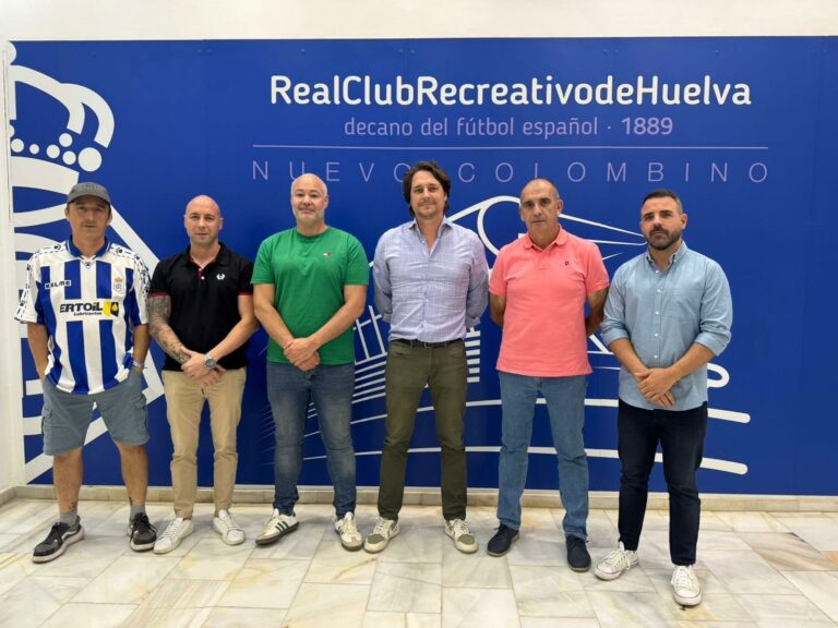 La Federación de Peñas del Recreativo, presente en el grupo de trabajo para el diseño de las camisetas 2026/2027