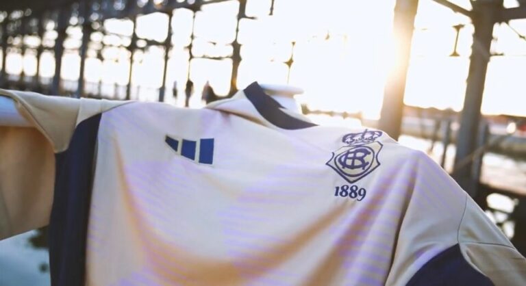 Nacida entre luz y orilla: así es la nueva segunda equipación del Recreativo para la temporada 25/26